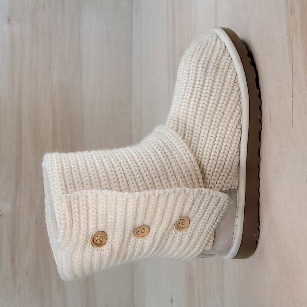 Ugg Classic Cardy Tall Women's Badge Boots - Picture 3 of 11